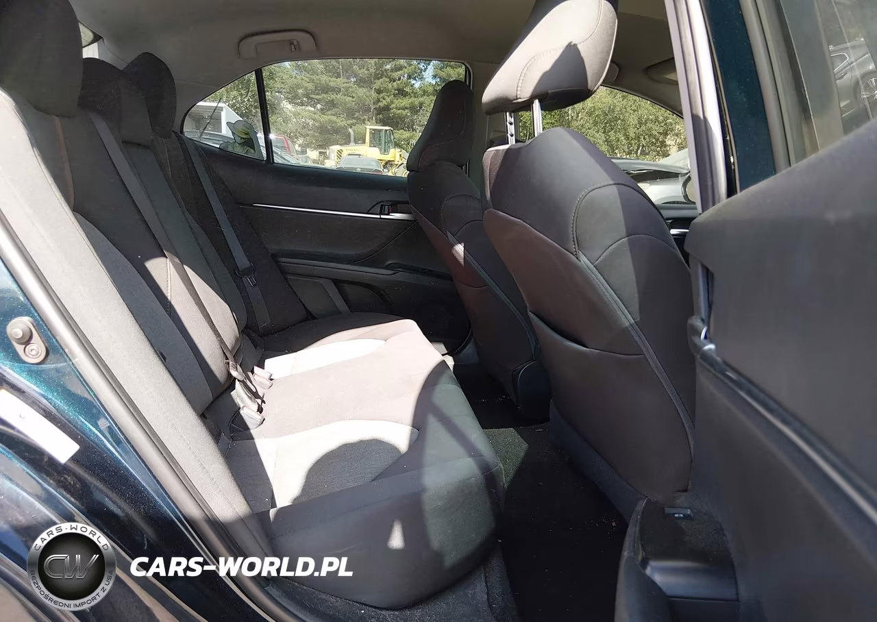 2018 Toyota Camry Le VIN:4T1B11HK1JU568152 - 8