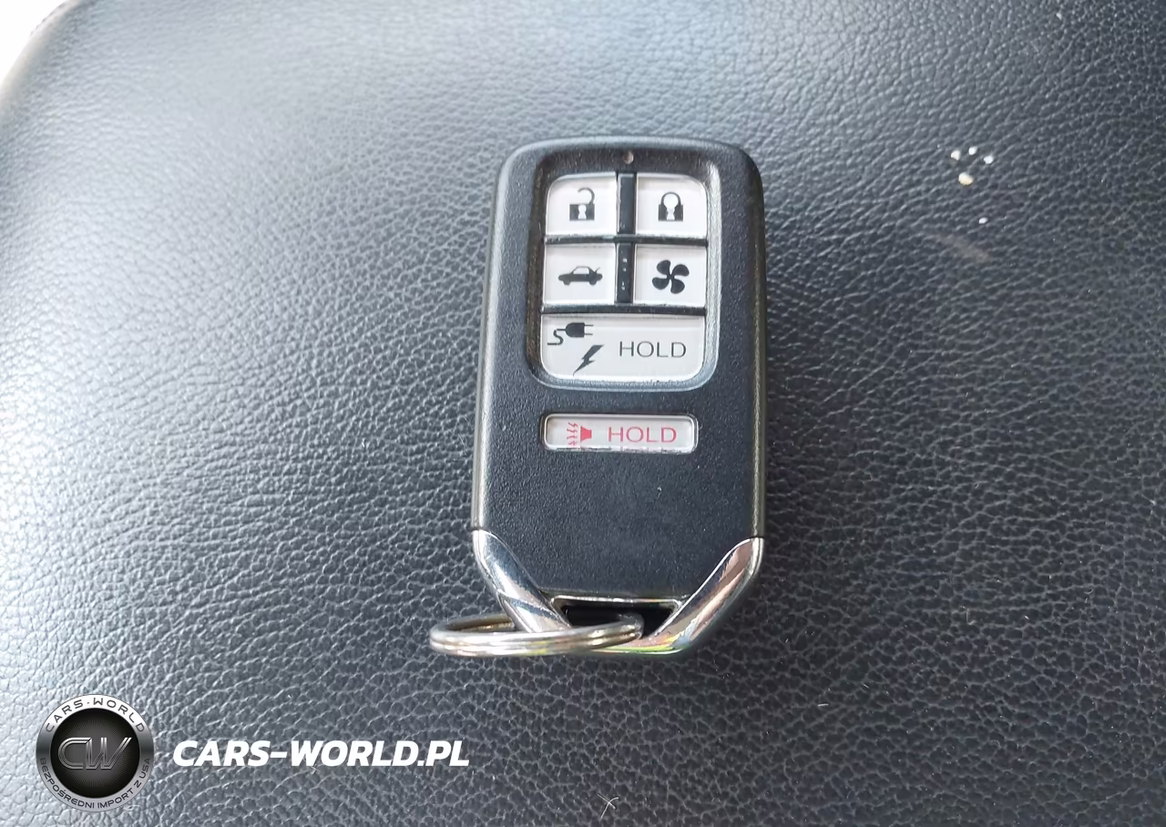 2018 Honda Clarity Plug-In Hybrid Touring VIN:JHMZC5F33JC015717 - 11