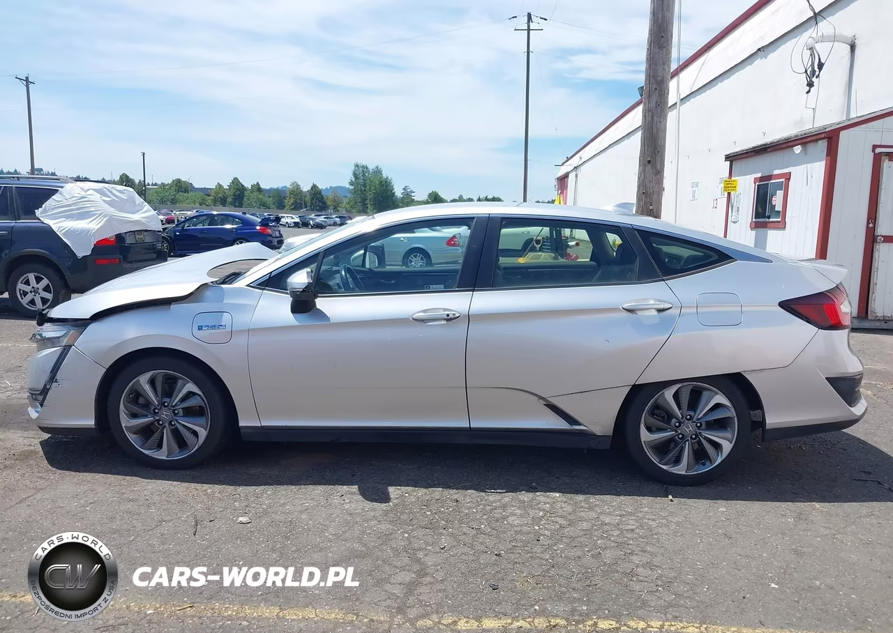 2018 Honda Clarity Plug-In Hybrid Touring VIN:JHMZC5F33JC015717 - 14