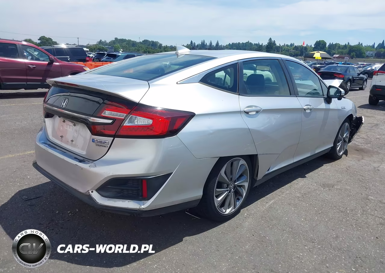 2018 Honda Clarity Plug-In Hybrid Touring VIN:JHMZC5F33JC015717 - 4