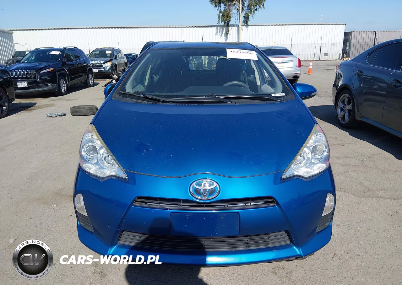 2014 Toyota Prius C Two VIN:JTDKDTB37E1065712 - 13
