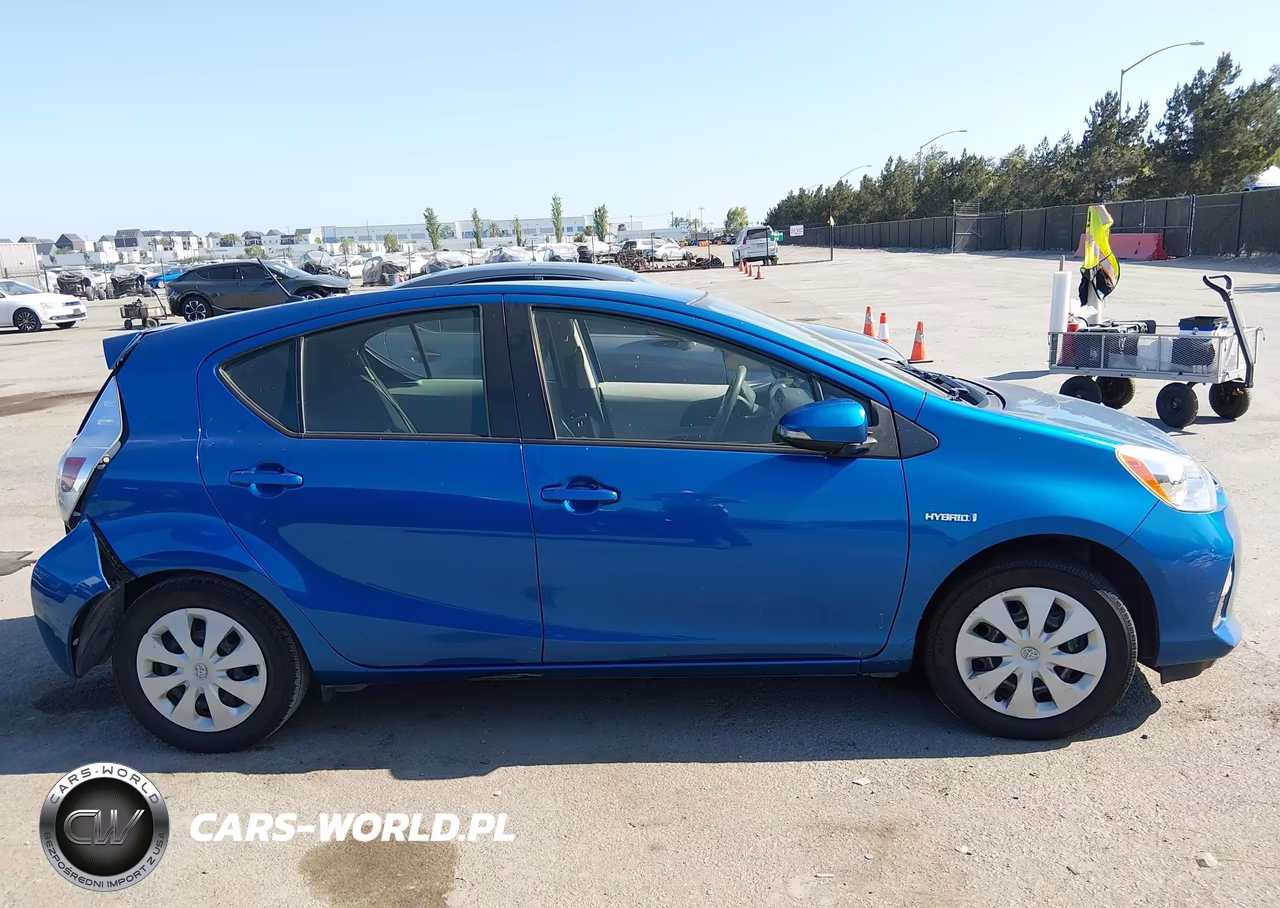 2014 Toyota Prius C Two VIN:JTDKDTB37E1065712 - 14
