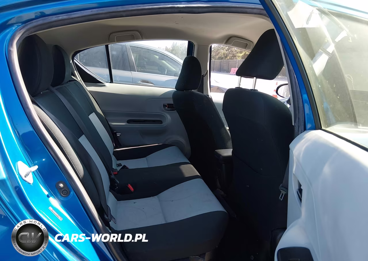 2014 Toyota Prius C Two VIN:JTDKDTB37E1065712 - 8