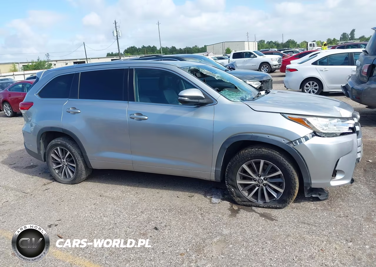 2017 Toyota Highlander Xle VIN:5TDKZRFH2HS512447 - 14