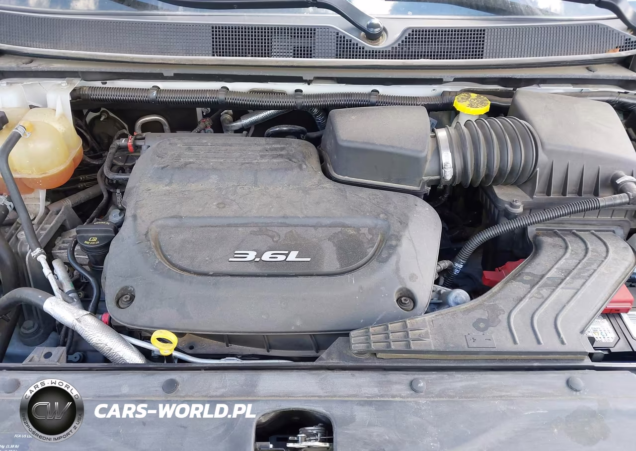 2019 Chrysler Pacifica Limited VIN:2C4RC1GGXKR551889 - 10
