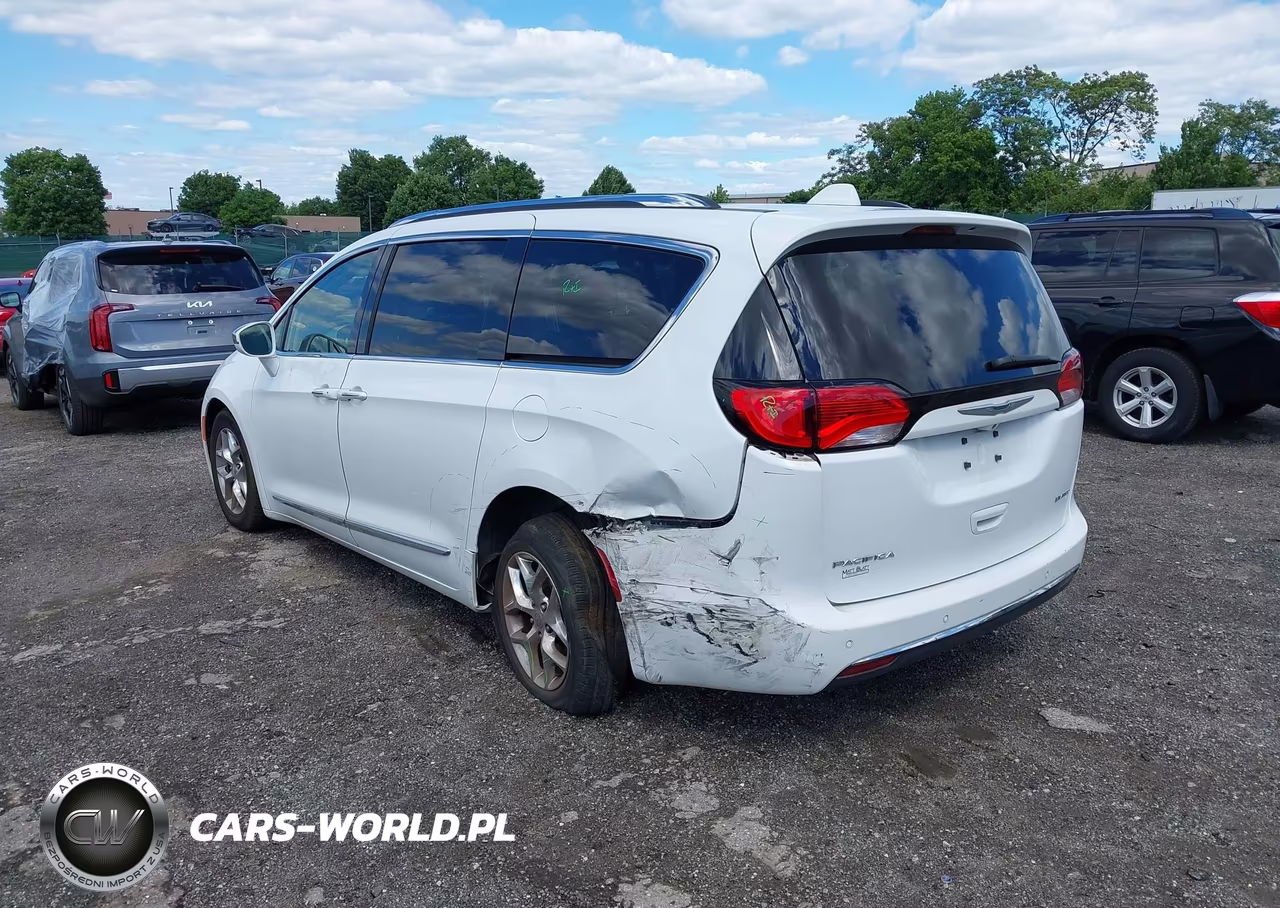 2019 Chrysler Pacifica Limited VIN:2C4RC1GGXKR551889 - 3