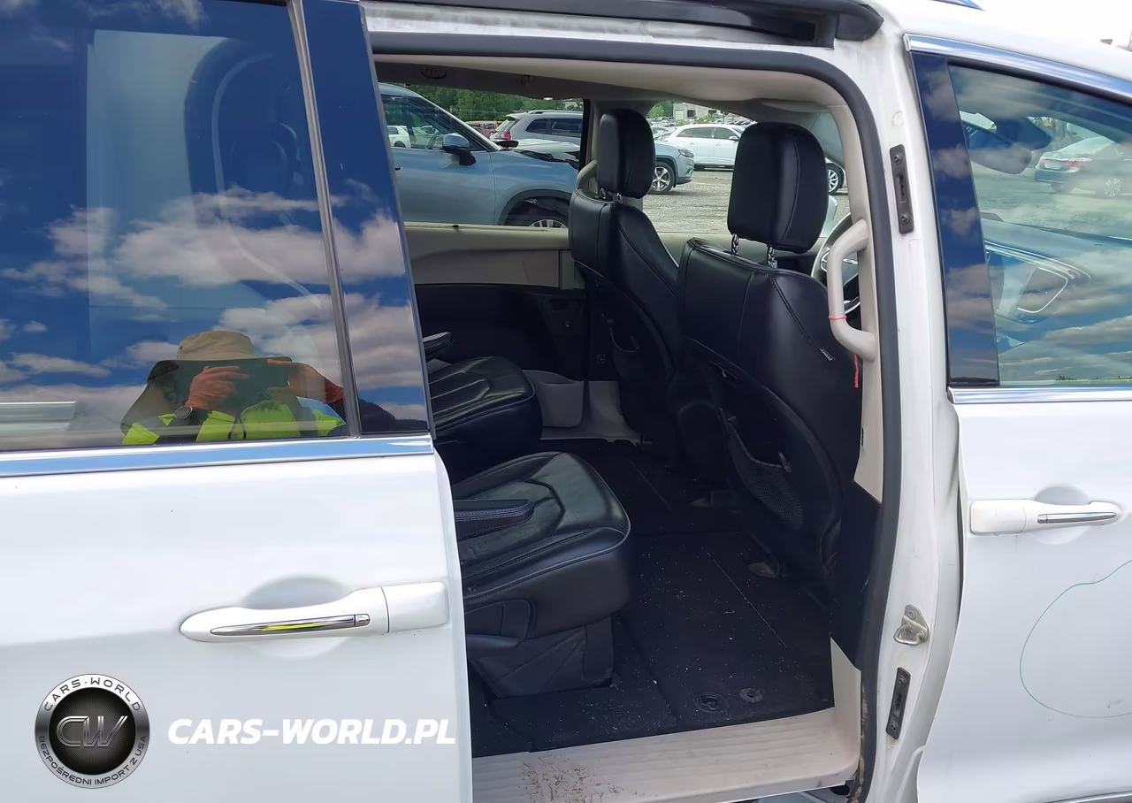 2019 Chrysler Pacifica Limited VIN:2C4RC1GGXKR551889 - 8