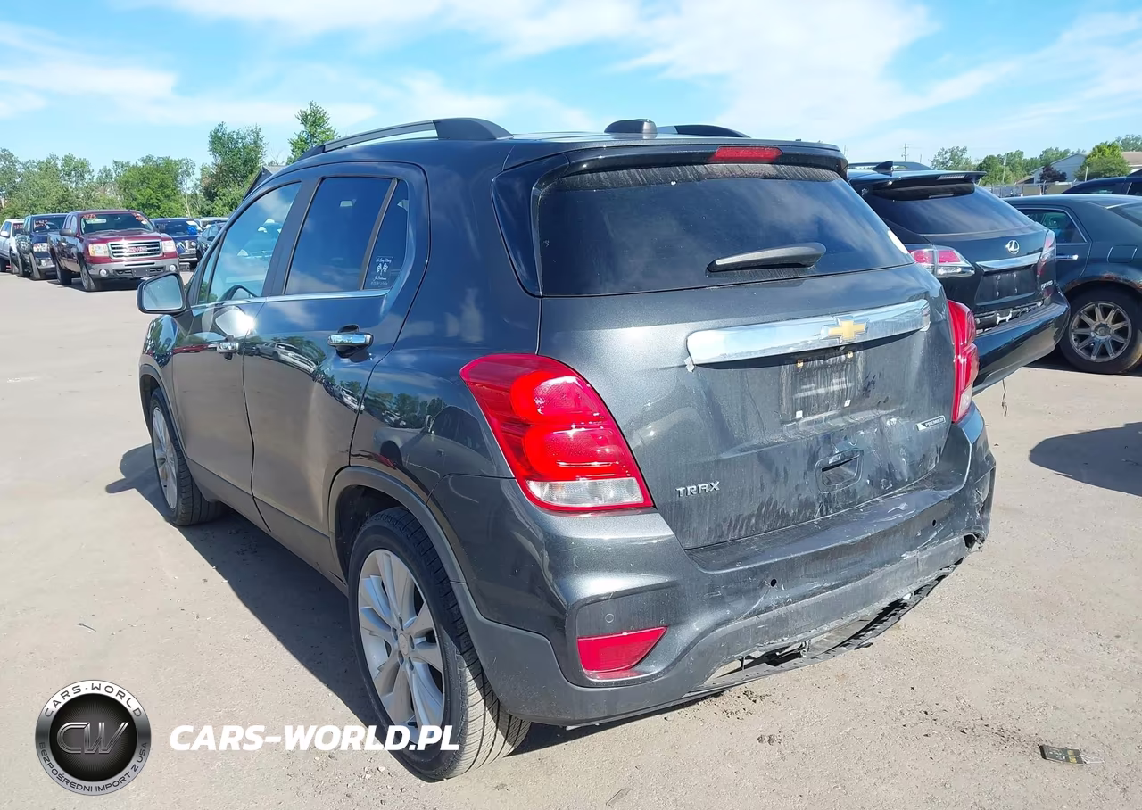 2017 Chevrolet Trax Premier VIN:3GNCJMSB2HL141464 - 3