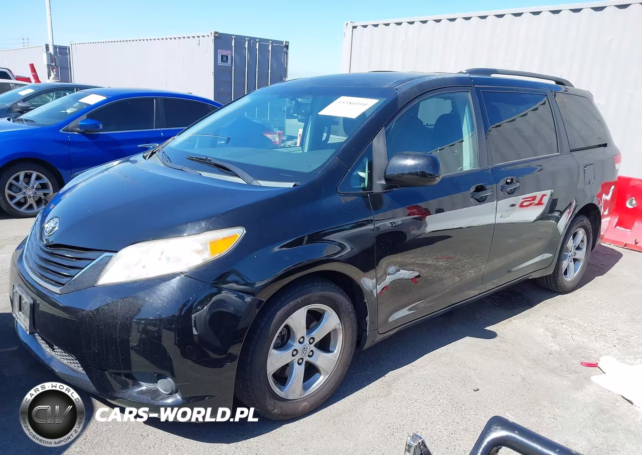 2014 Toyota Sienna Le V6 8 Passenger VIN:5TDKK3DC1ES435302 - 2