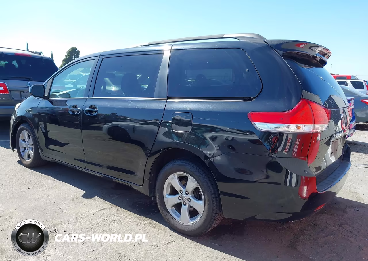 2014 Toyota Sienna Le V6 8 Passenger VIN:5TDKK3DC1ES435302 - 3