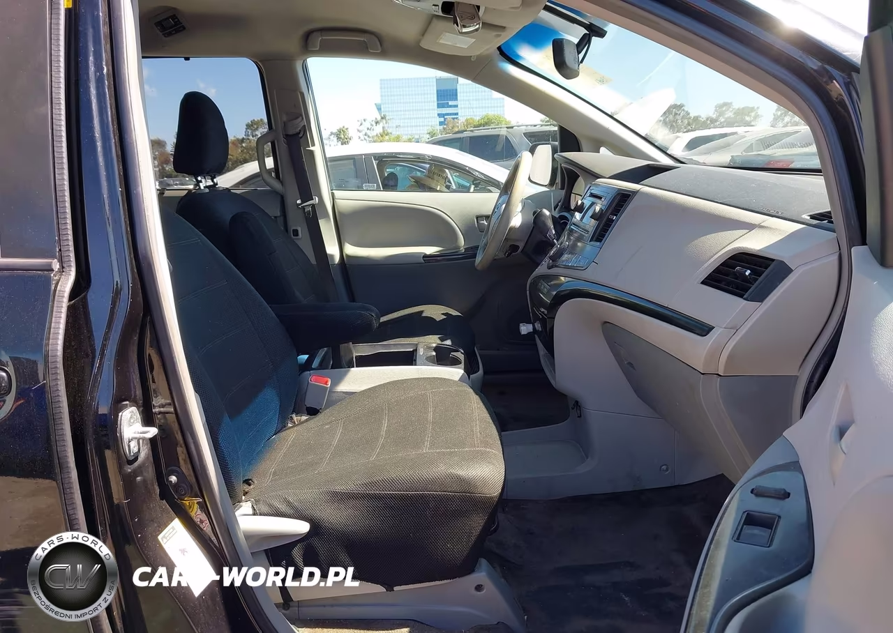 2014 Toyota Sienna Le V6 8 Passenger VIN:5TDKK3DC1ES435302 - 5
