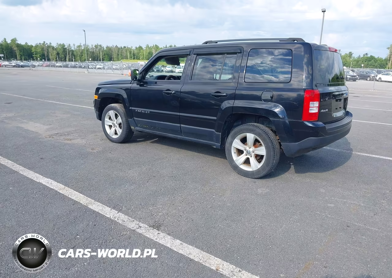 2012 Jeep Patriot Latitude VIN:1C4NJRFB7CD718254 - 3
