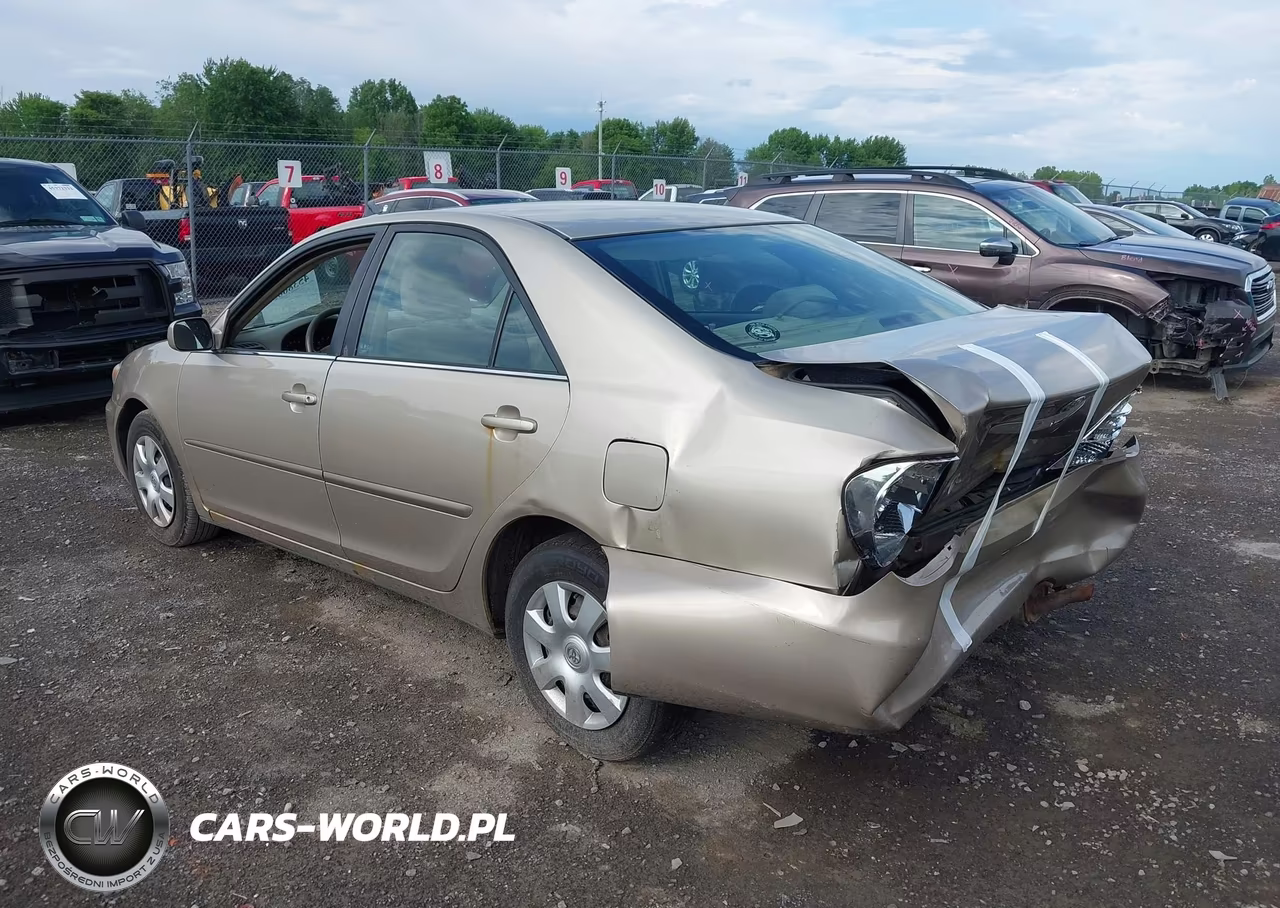 2004 Toyota Camry Le VIN:4T1BE32K14U352296 - 3