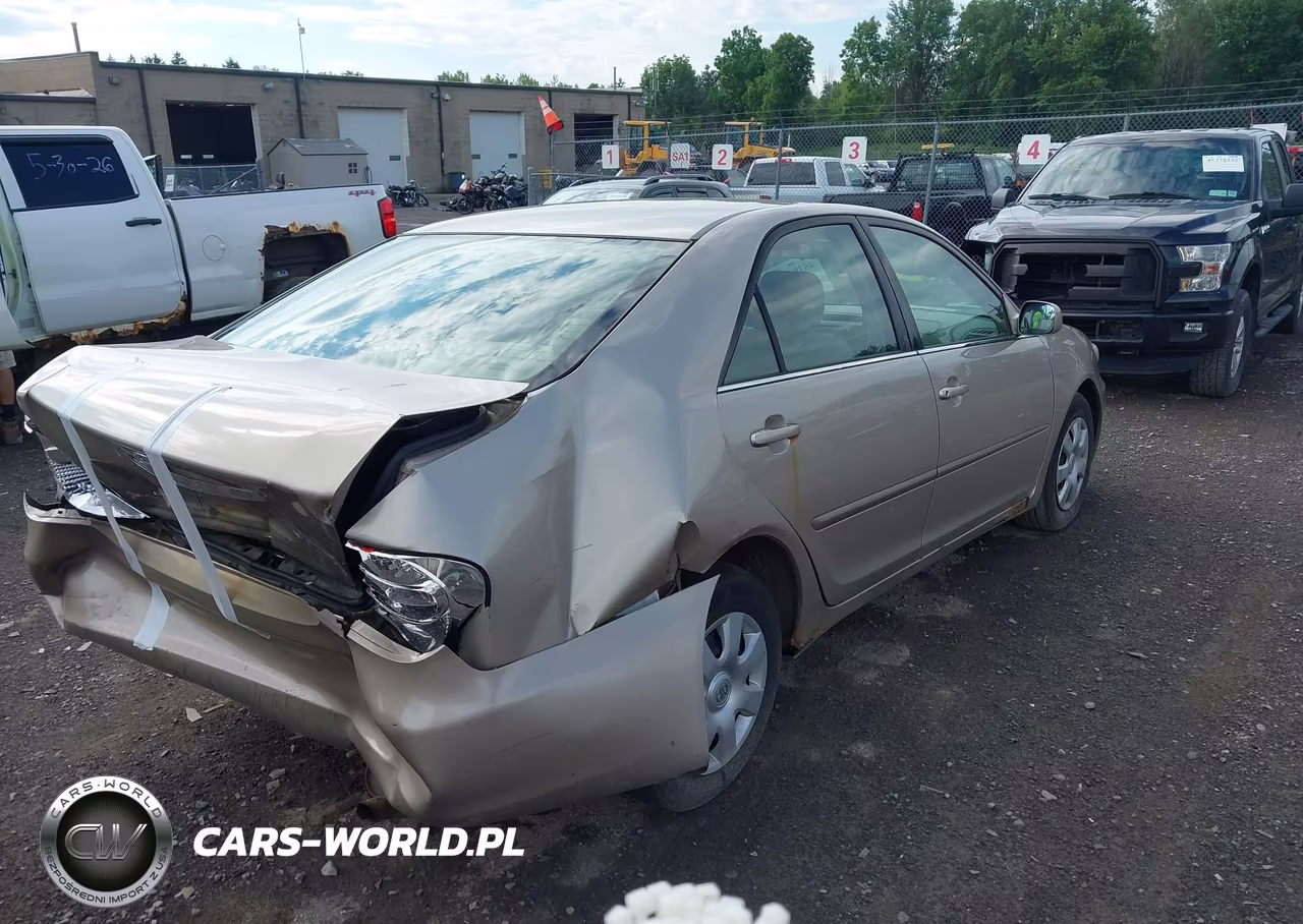 2004 Toyota Camry Le VIN:4T1BE32K14U352296 - 4