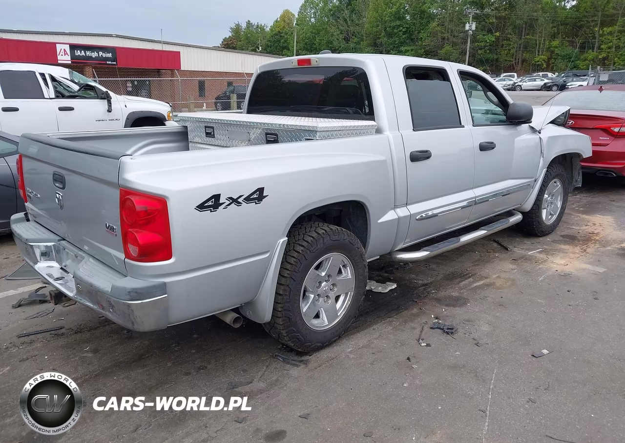 2005 Dodge Dakota Laramie VIN:1D7HW58N15S194196 - 4