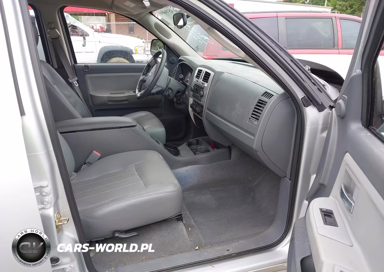 2005 Dodge Dakota Laramie VIN:1D7HW58N15S194196 - 5