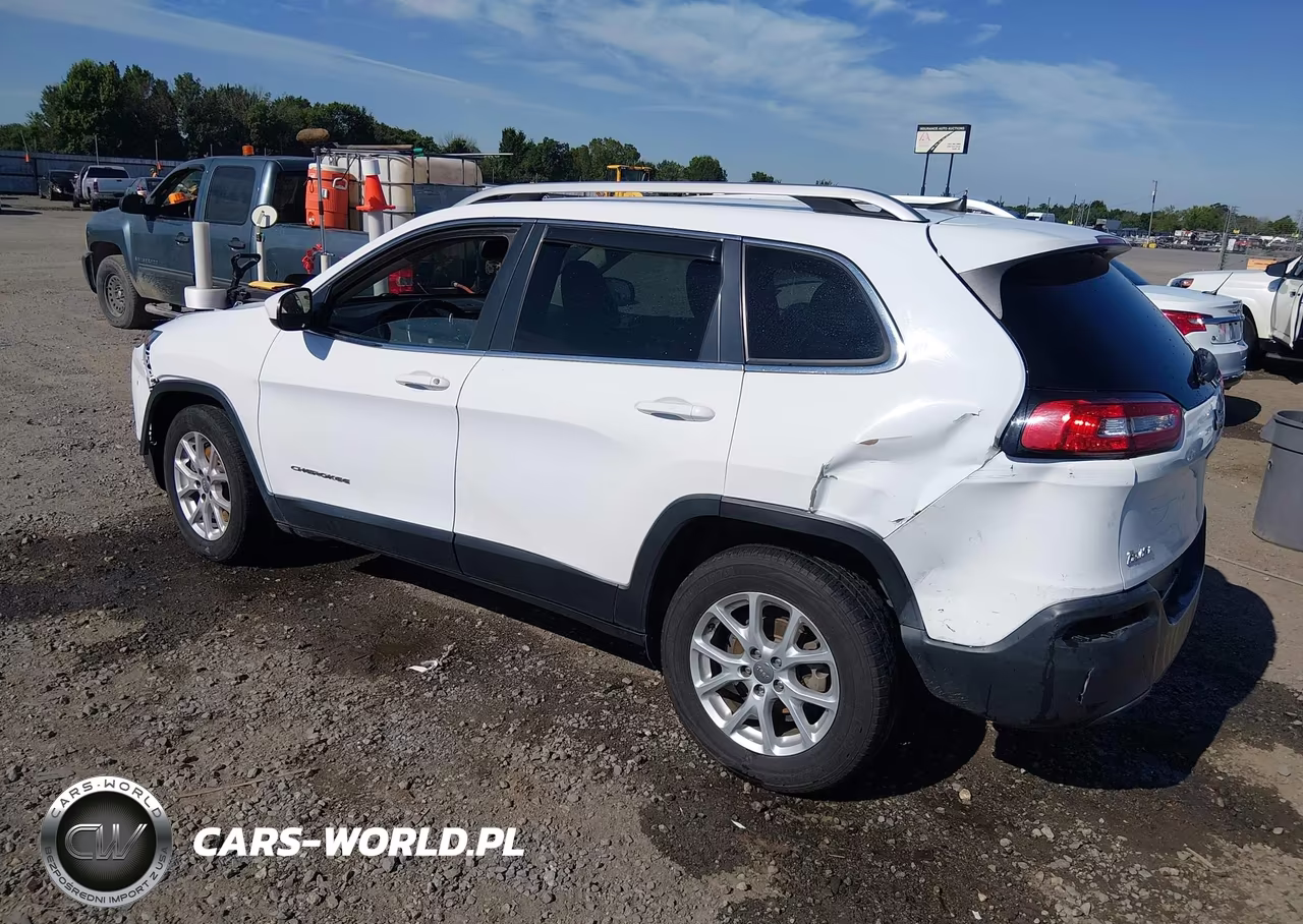 2016 Jeep Cherokee Latitude VIN:1C4PJLCB2GW173021 - 3