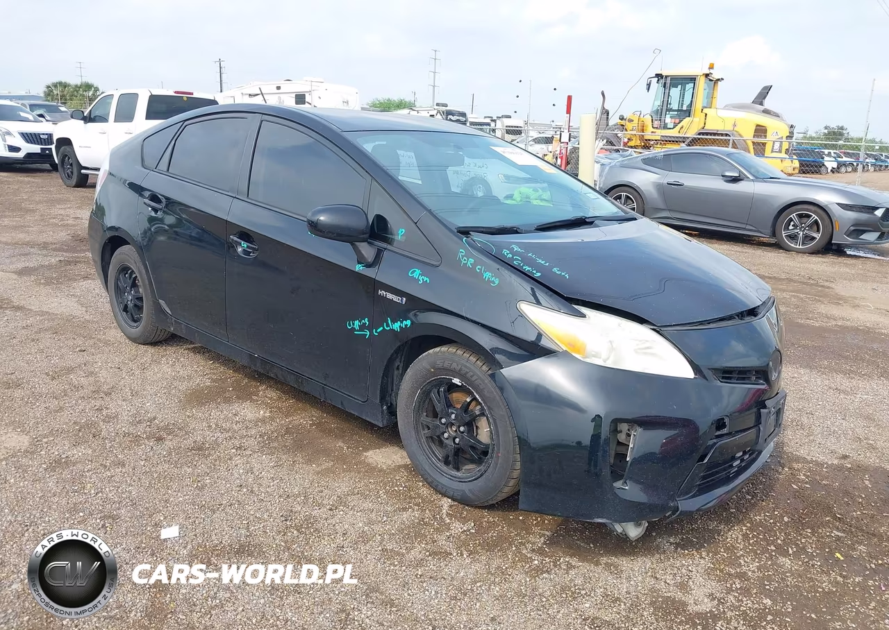 2014 Toyota Prius Two – zdjęcie 1 z 17