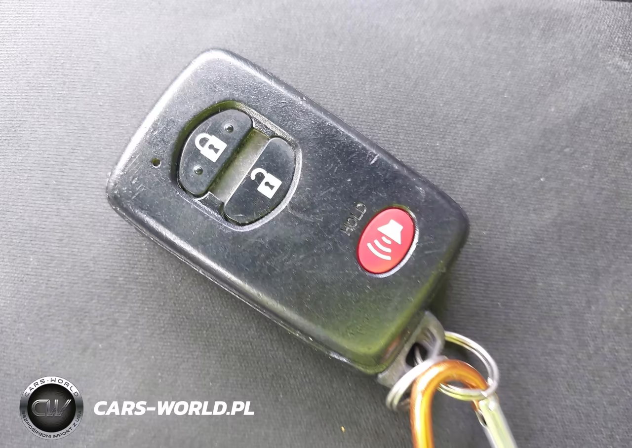 2014 Toyota Prius Two VIN:JTDKN3DU2E0357907 - 11