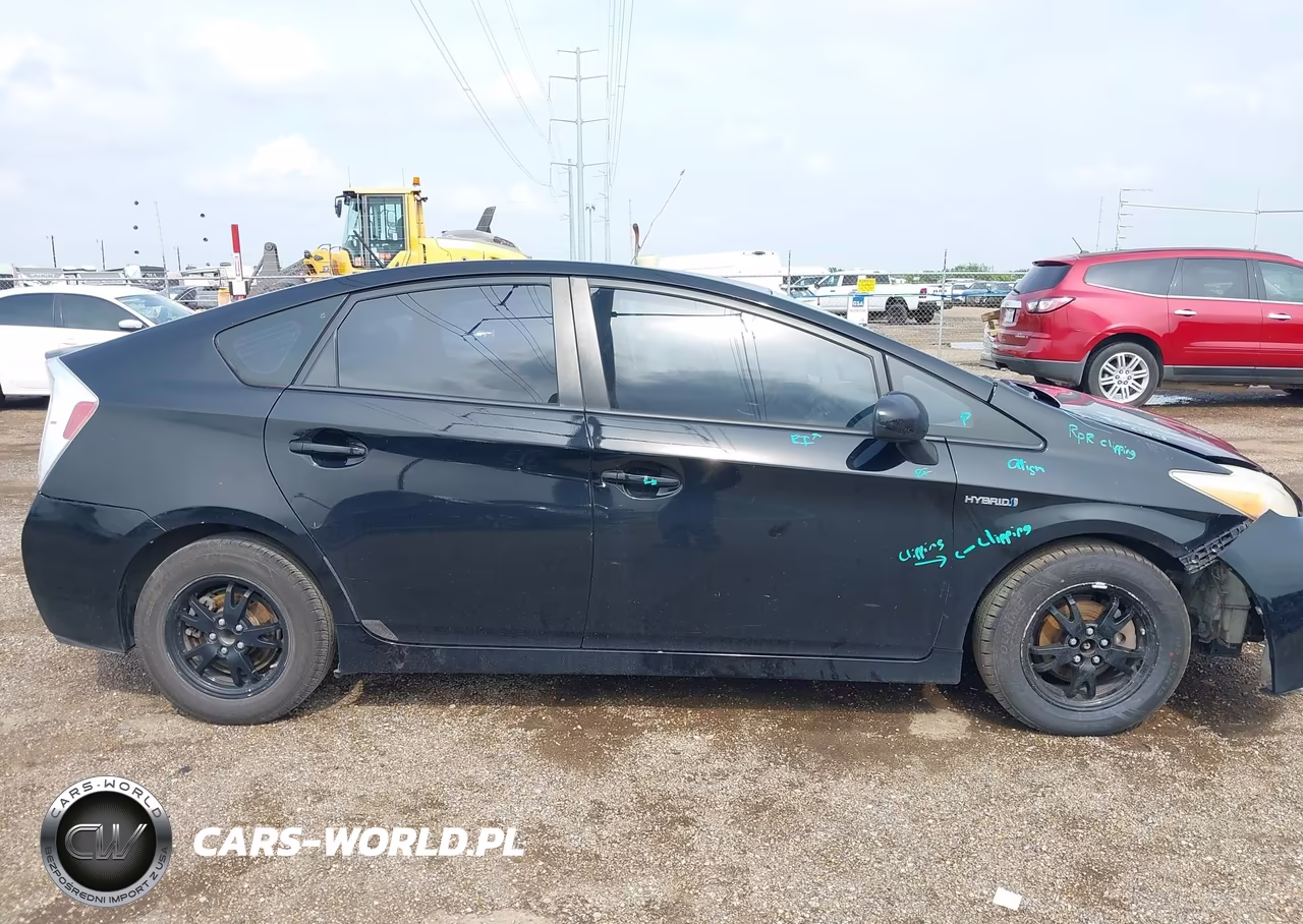 2014 Toyota Prius Two VIN:JTDKN3DU2E0357907 - 14