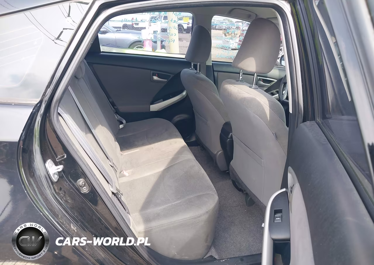 2014 Toyota Prius Two VIN:JTDKN3DU2E0357907 - 8