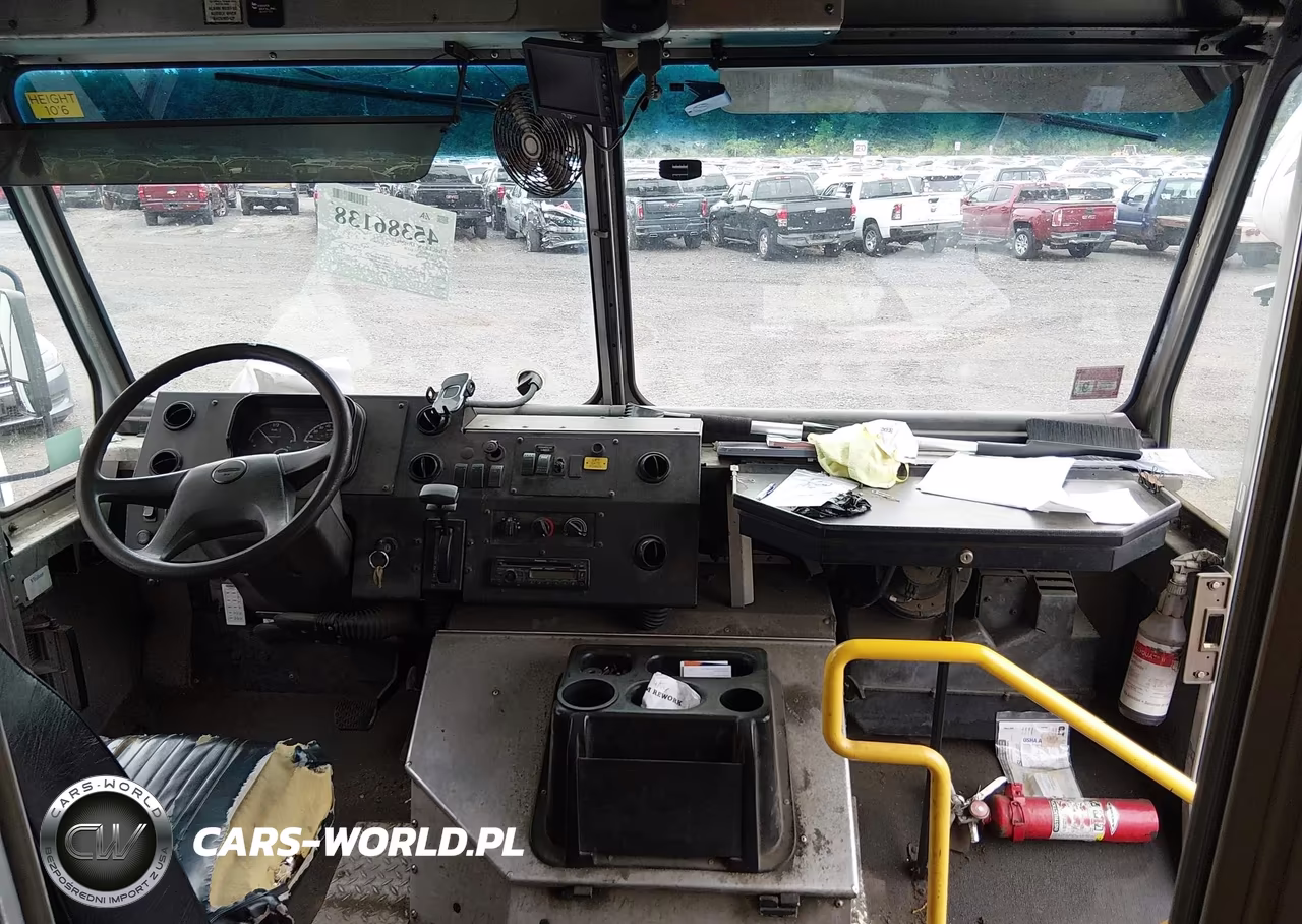 2012 Freightliner Chassis M Line Walk-In Van VIN:4UZAC3DV1CCBT7128 - 6