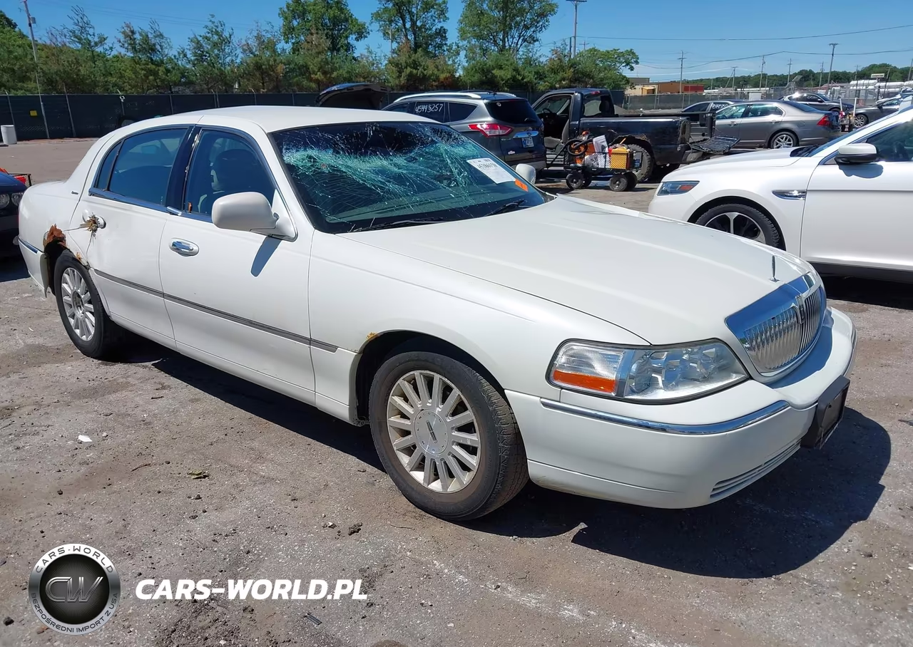 2003 Lincoln Town Car Signature