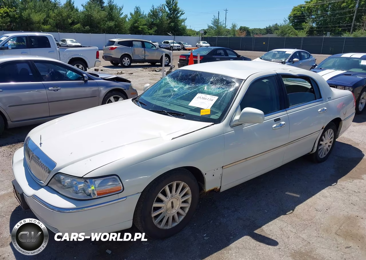 2003 Lincoln Town Car Signature VIN:1LNHM82W93Y653371 - 6