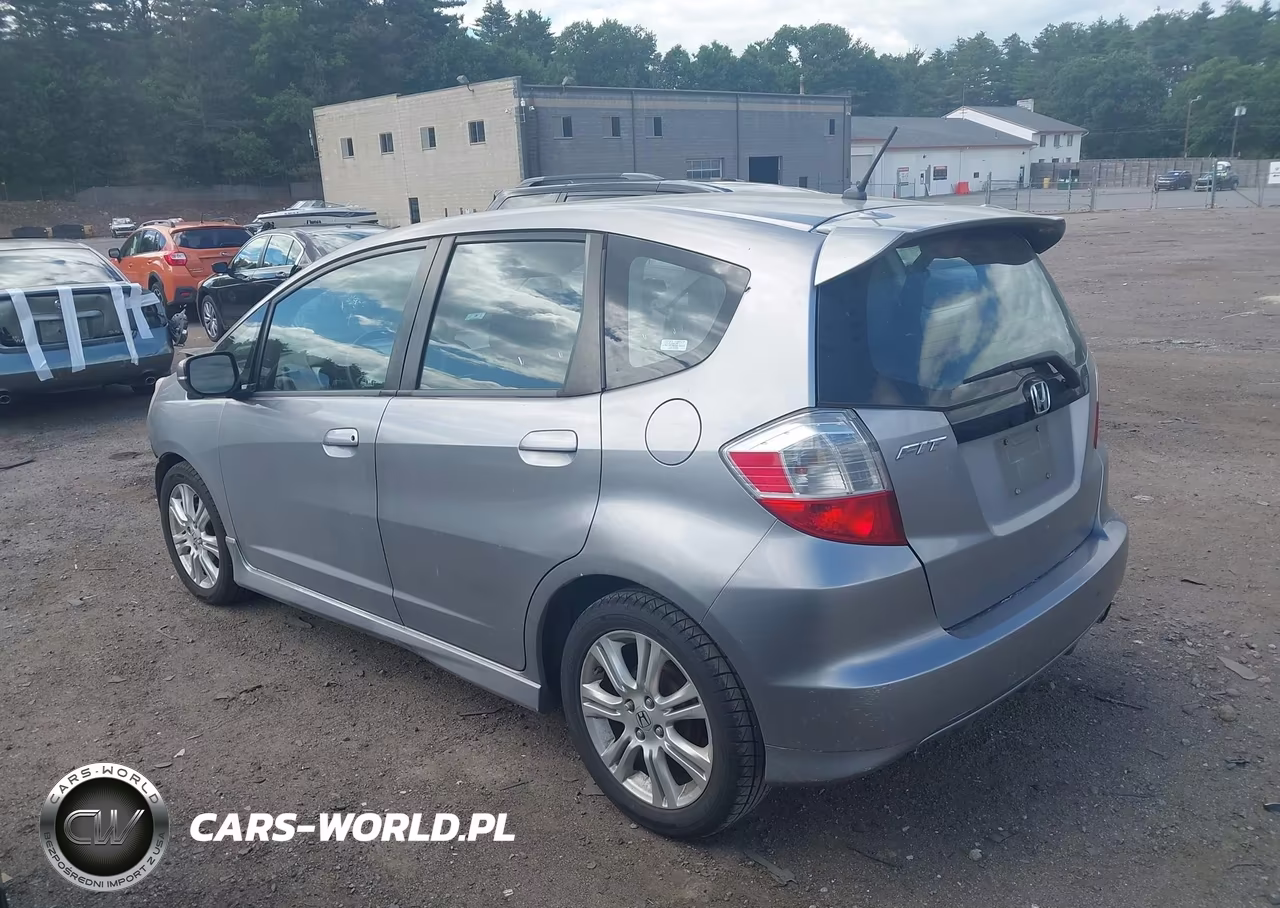 2009 Honda Fit Sport VIN:JHMGE88669S020535 - 3