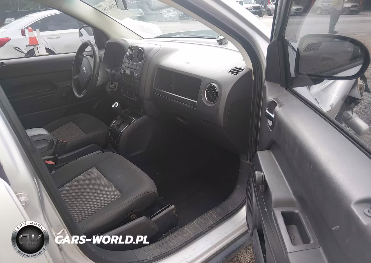2009 Jeep Compass Sport VIN:1J4FT47B09D134099 - 5
