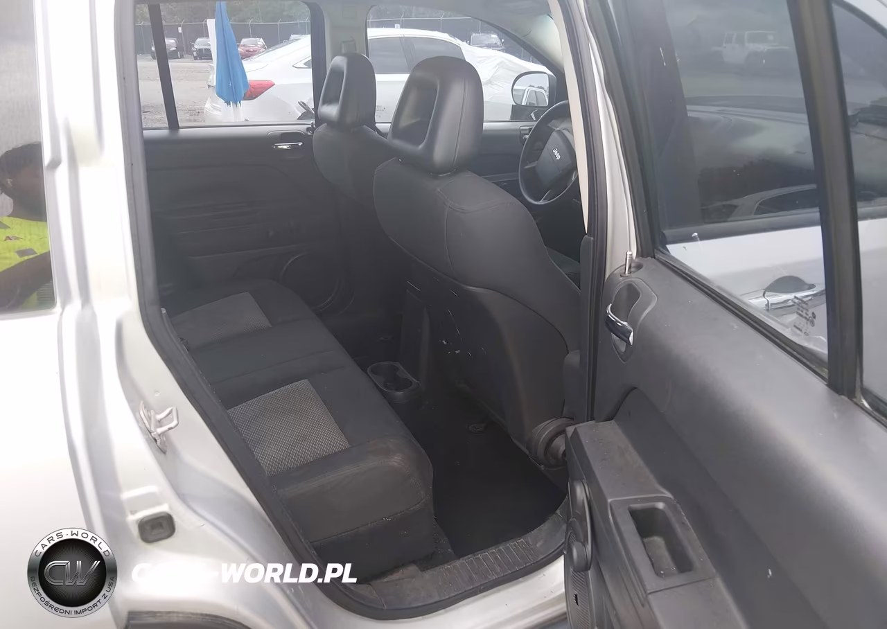 2009 Jeep Compass Sport VIN:1J4FT47B09D134099 - 8