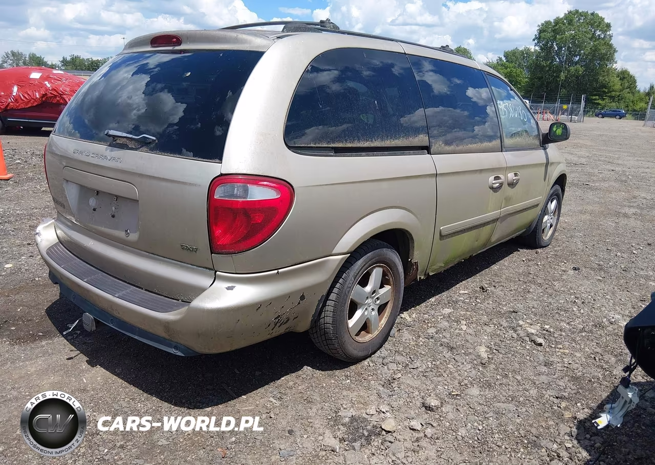 2005 Dodge Caravan Sxt VIN:2D4GP44L05R132942 - 4