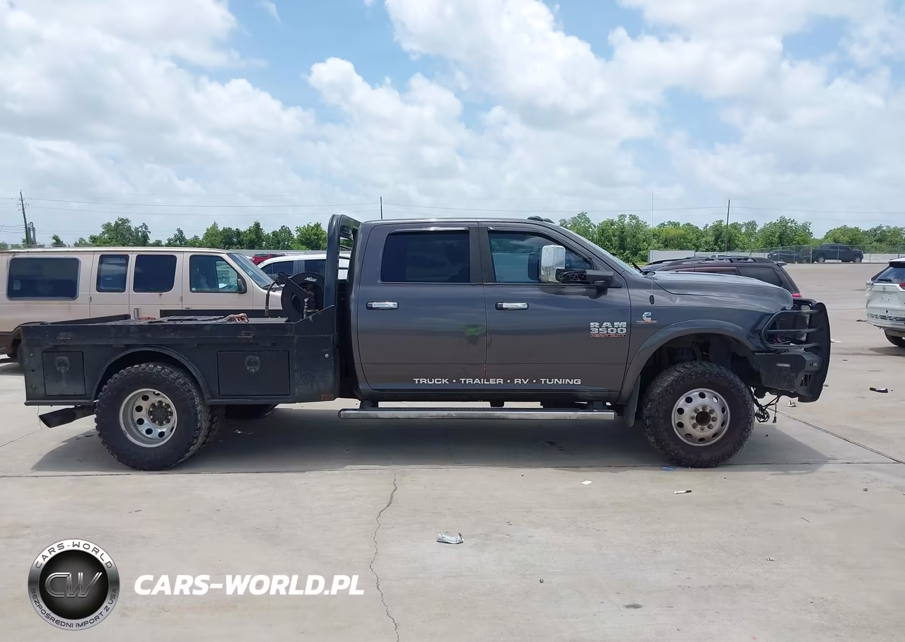 2016 Ram 3500 Laramie VIN:3C63RRJL4GG202840 - 13