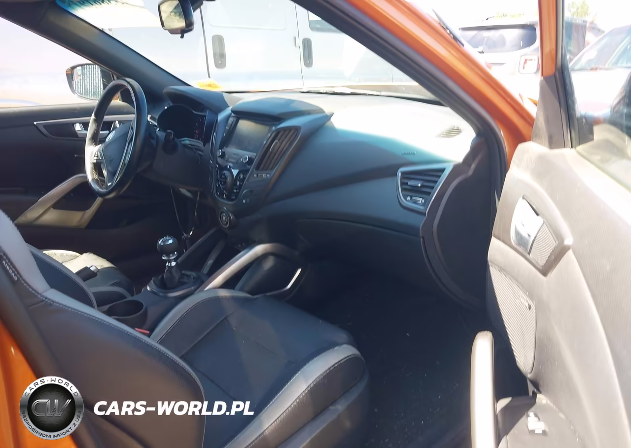 2016 Hyundai Veloster Turbo VIN:KMHTC6AE3GU285938 - 5