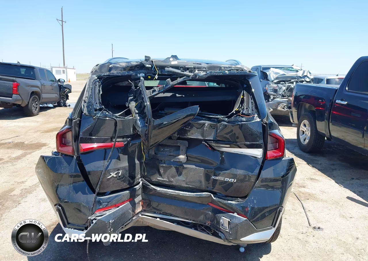 2025 BMW X1 xDrive28I VIN:WBX73EF0XS5041772 - 17