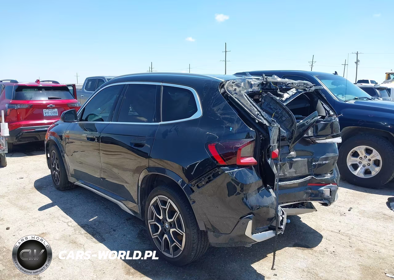 2025 BMW X1 xDrive28I VIN:WBX73EF0XS5041772 - 3