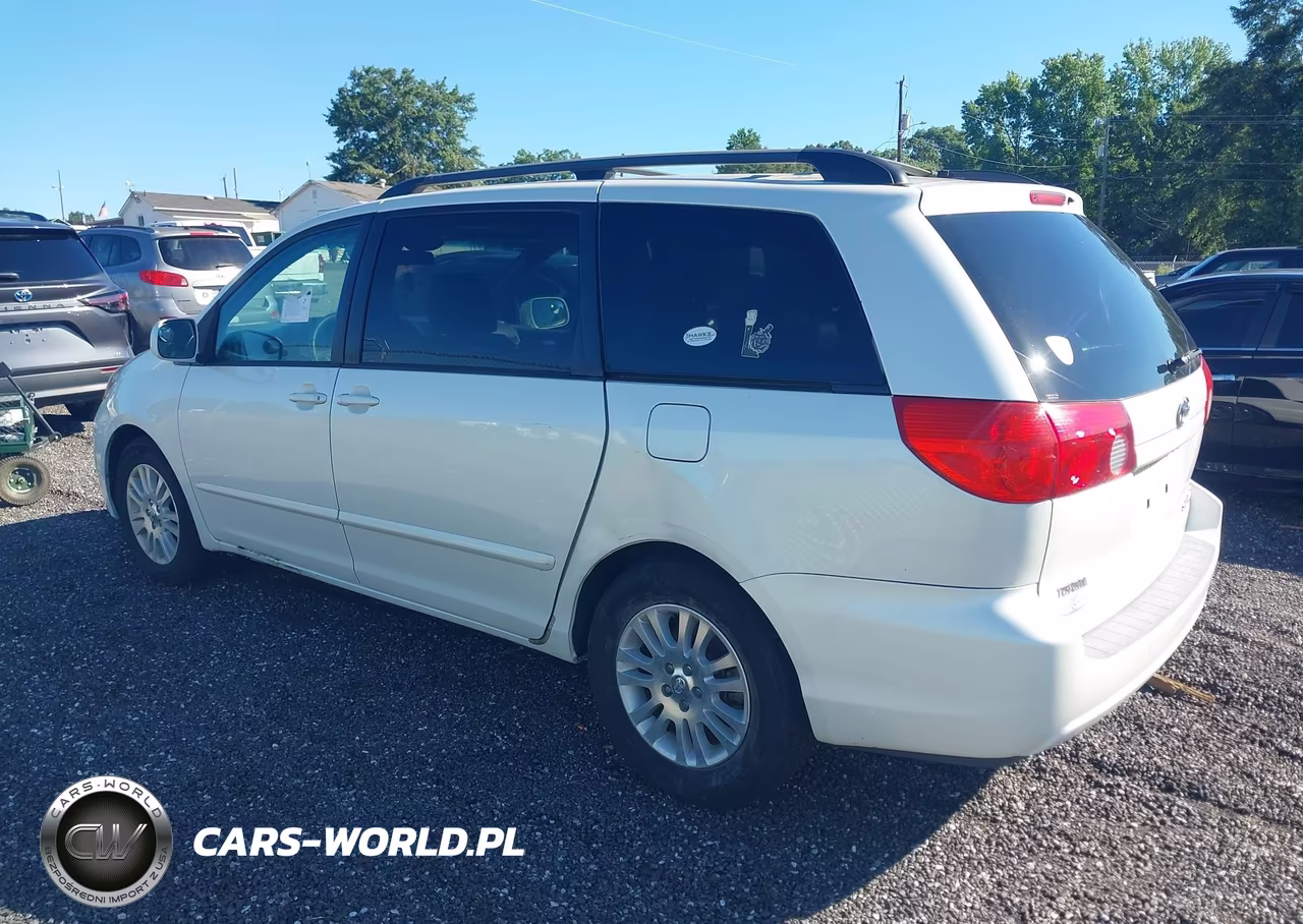 2010 Toyota Sienna Xle VIN:5TDYK4CC2AS331011 - 3