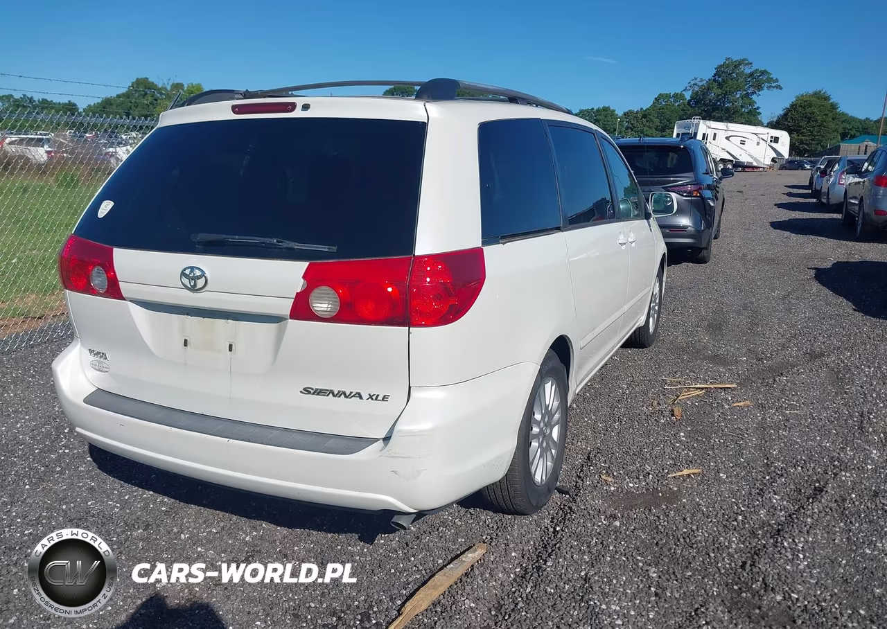 2010 Toyota Sienna Xle VIN:5TDYK4CC2AS331011 - 4