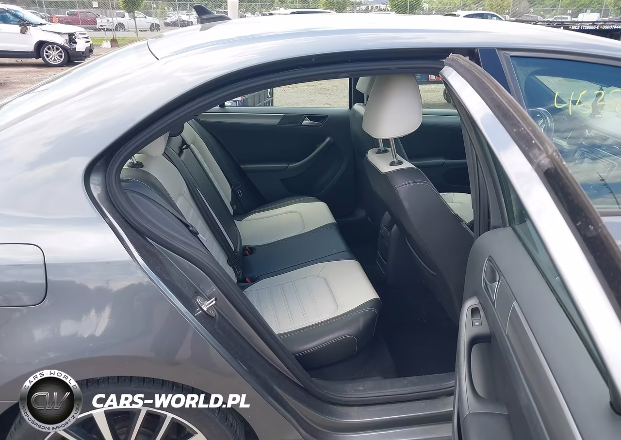 2017 Volkswagen Jetta 1.8T Sport VIN:3VWD17AJXHM304716 - 8
