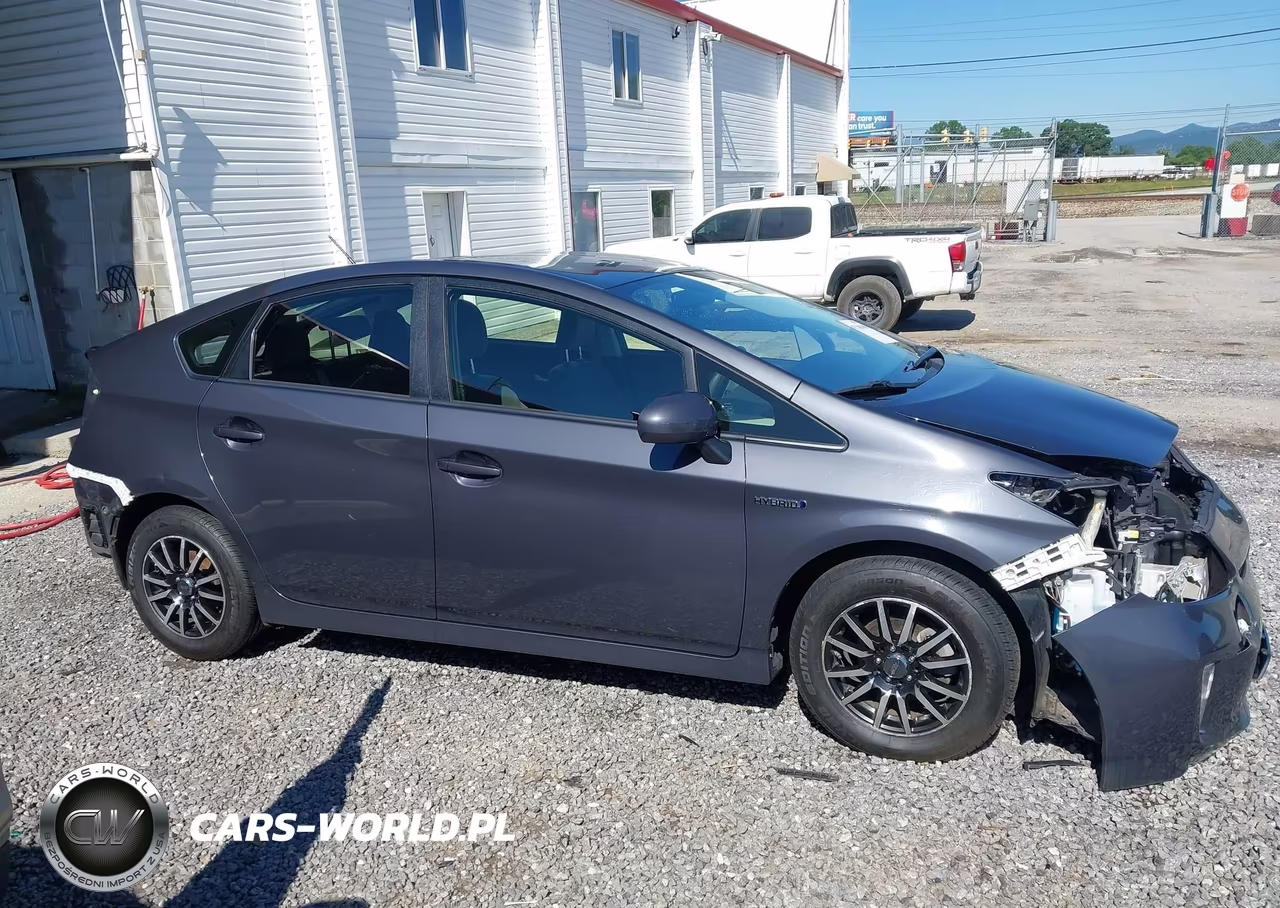 2015 Toyota Prius Two VIN:JTDKN3DU8F1878383 - 14