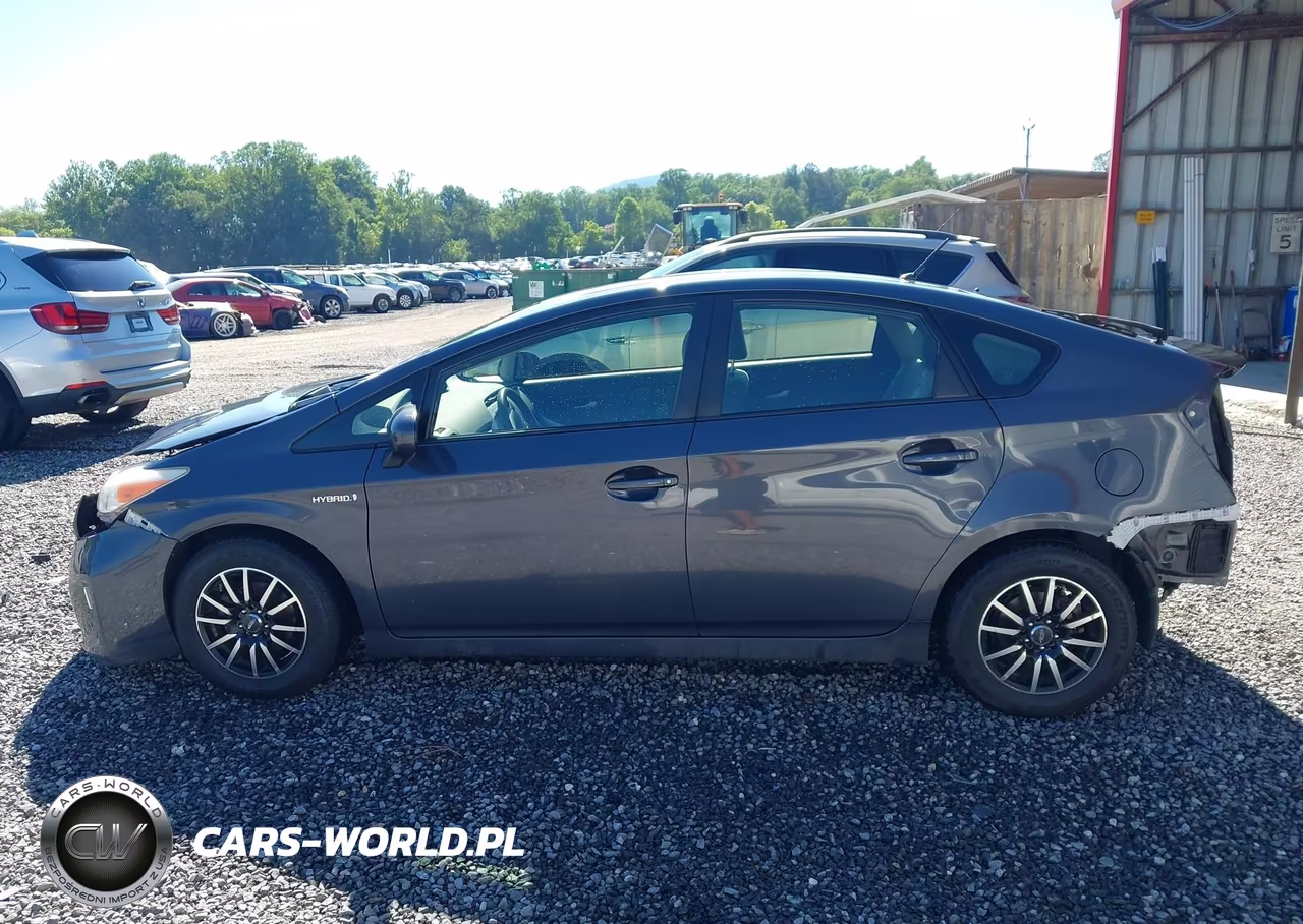 2015 Toyota Prius Two VIN:JTDKN3DU8F1878383 - 15