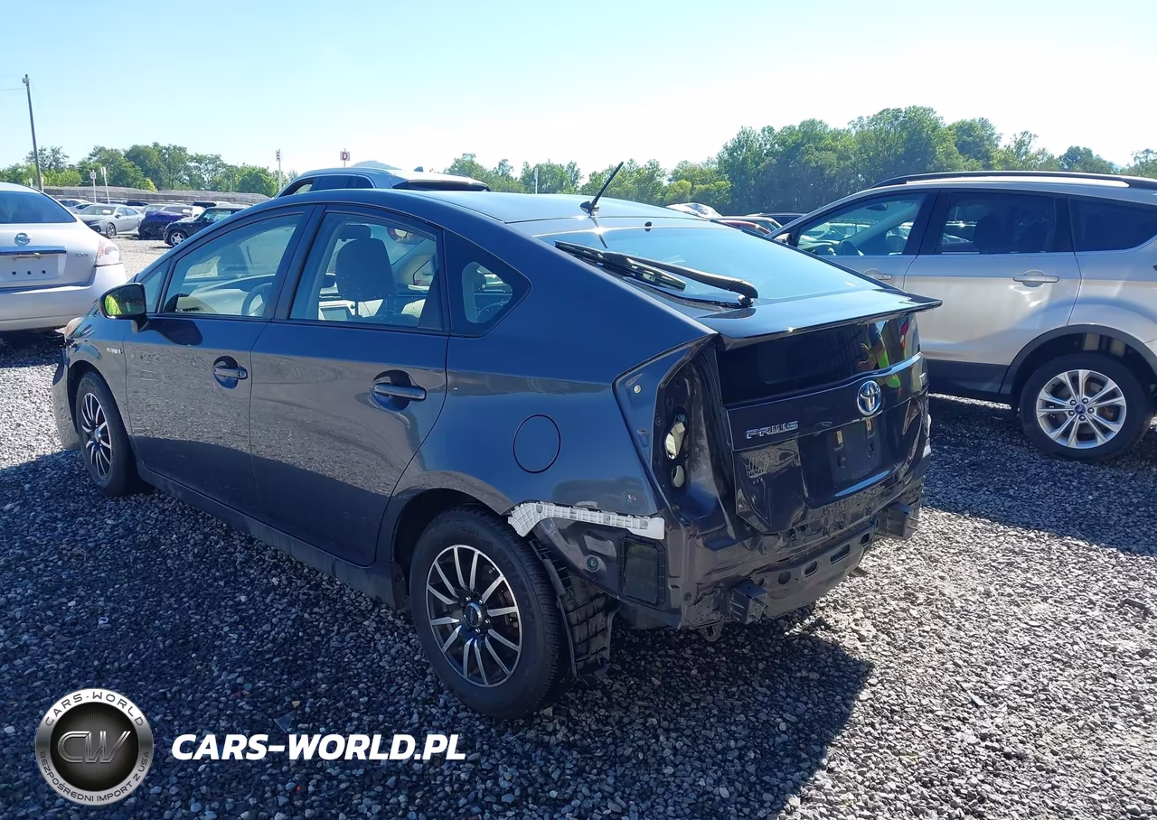 2015 Toyota Prius Two VIN:JTDKN3DU8F1878383 - 3