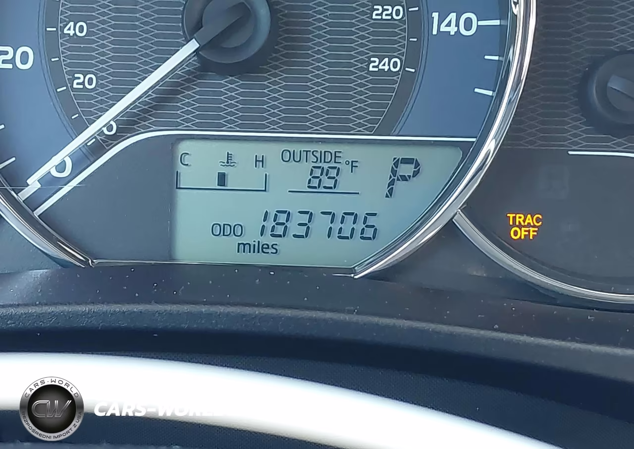 TOYOTA COROLLA L VIN:5YFBURHE8FP347401 - 15