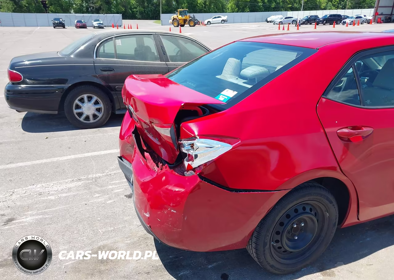 TOYOTA COROLLA L VIN:5YFBURHE8FP347401 - 18