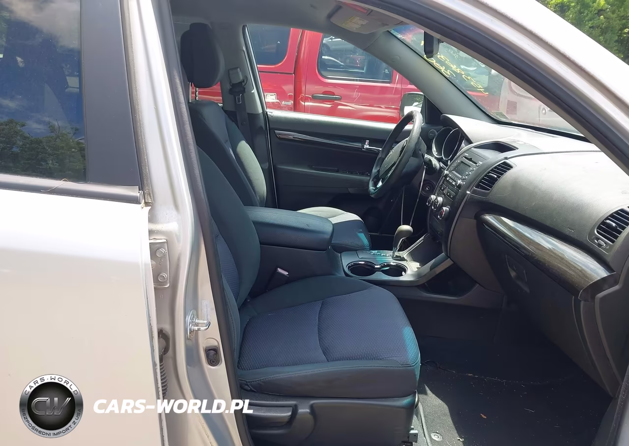 2011 Kia Sorento Lx VIN:5XYKT4A19BG183460 - 5