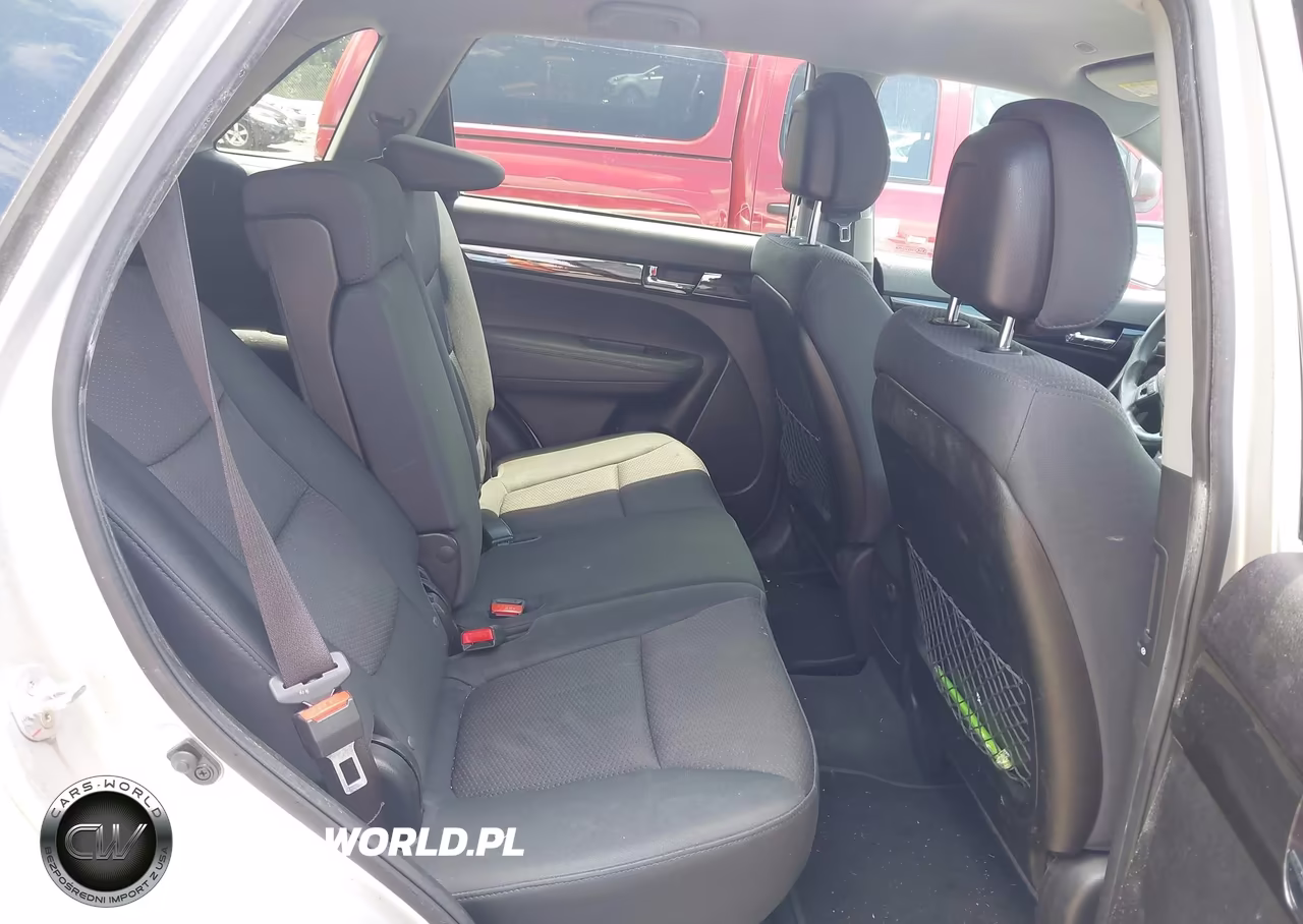 2011 Kia Sorento Lx VIN:5XYKT4A19BG183460 - 8