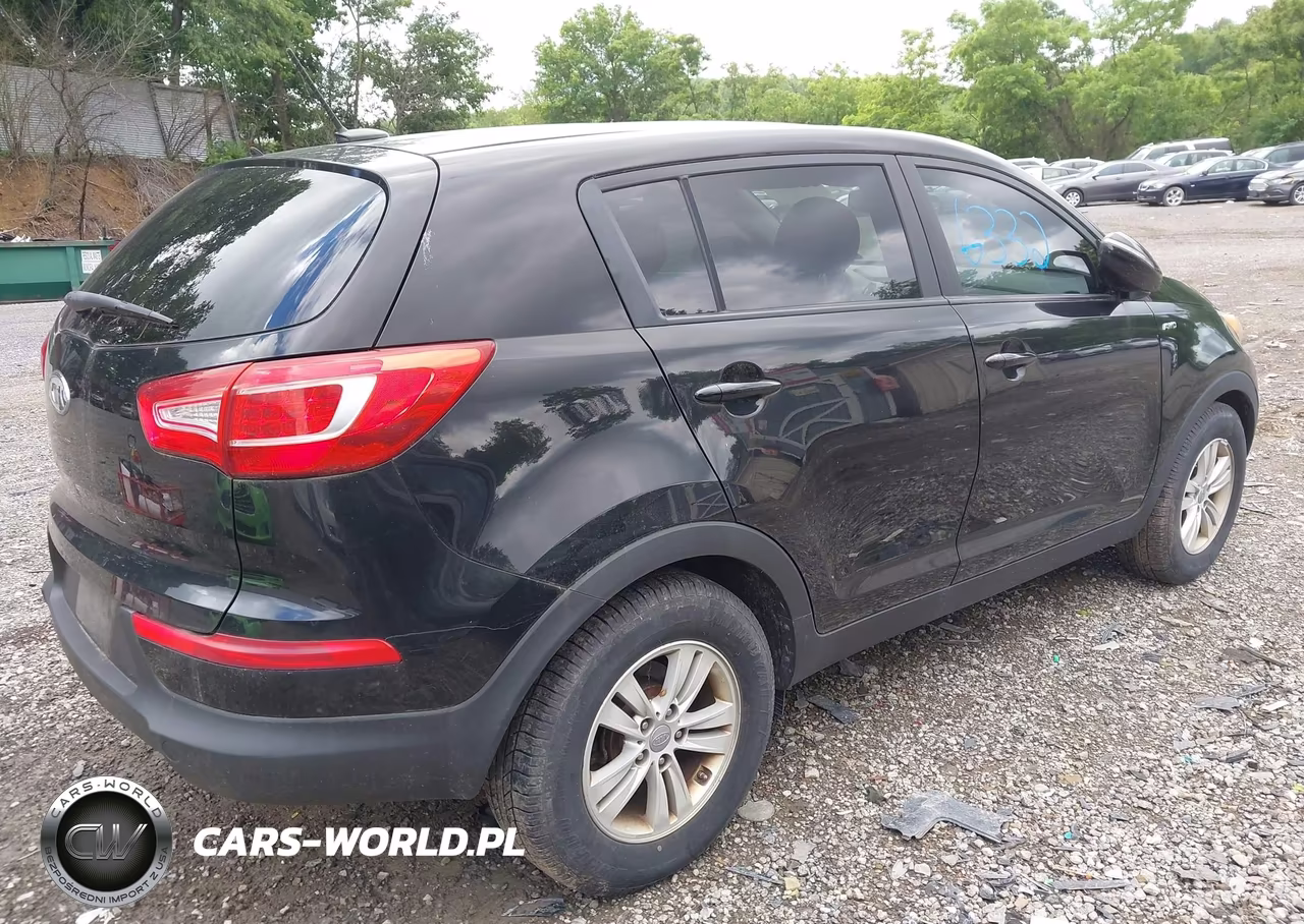2011 Kia Sportage Lx VIN:KNDPBCA28B7089563 - 4