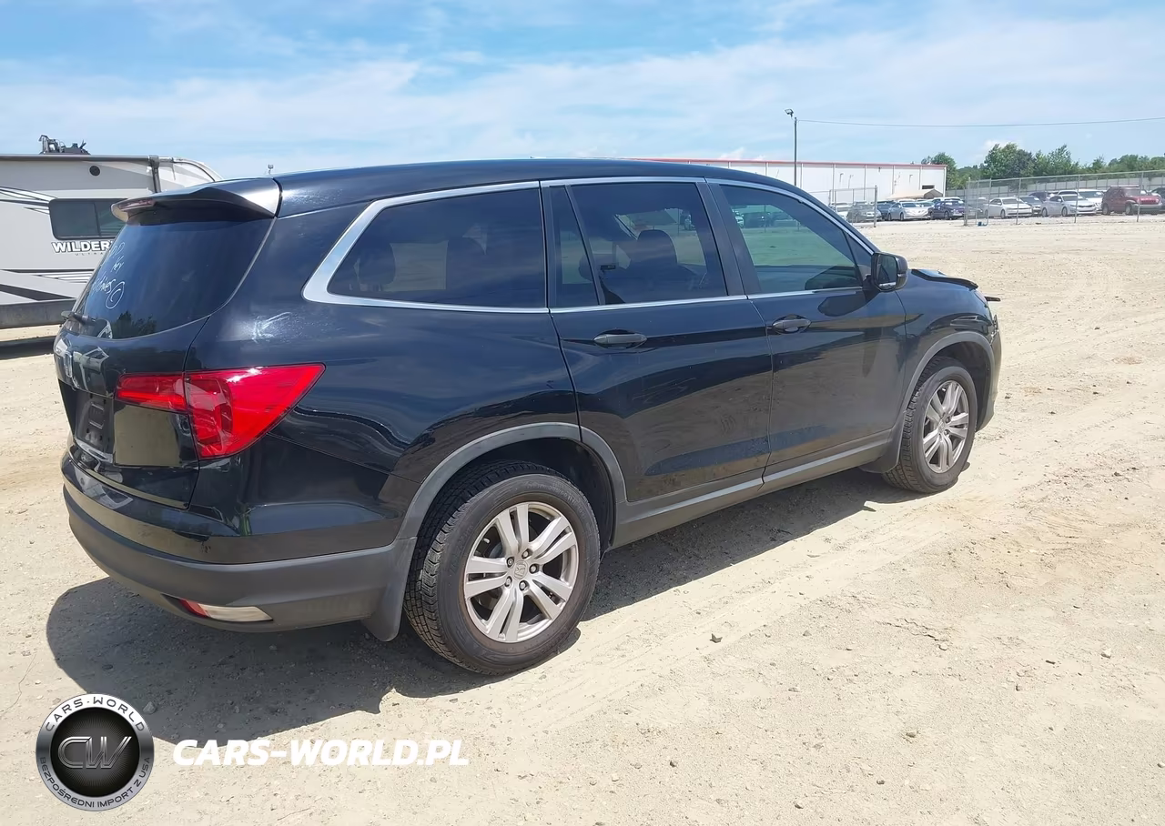 2018 Honda Pilot Lx VIN:5FNYF5H17JB029526 - 4
