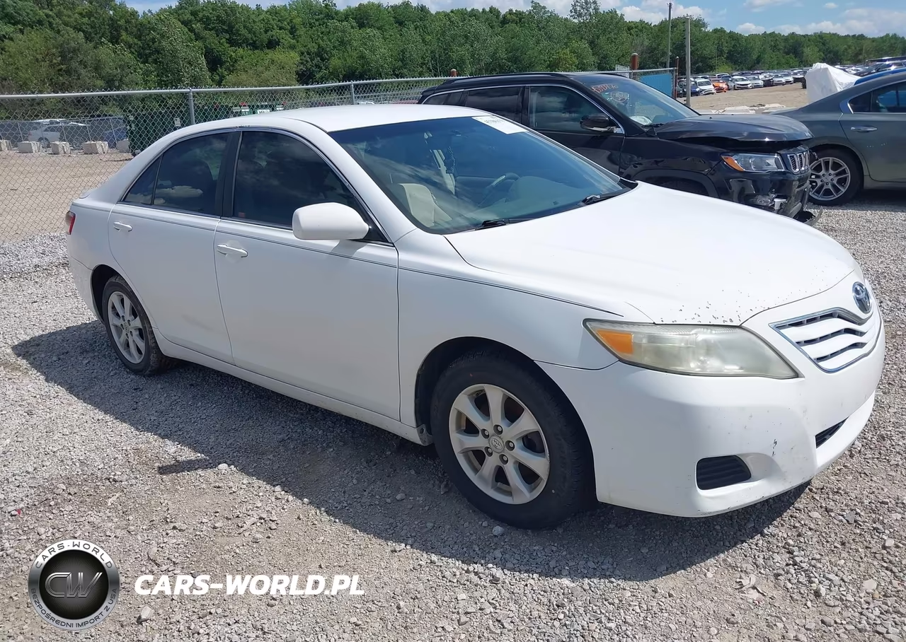 2011 Toyota Camry Le – zdjęcie 1 z 12