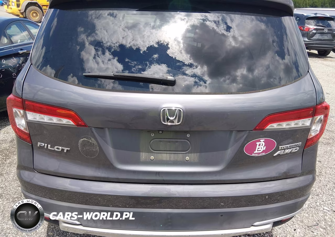 2019 Honda Pilot Touring VIN:5FNYF6H69KB023634 - 16